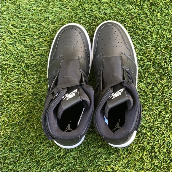 Air Jordan 1 Nova XX - Picture 4 of 5